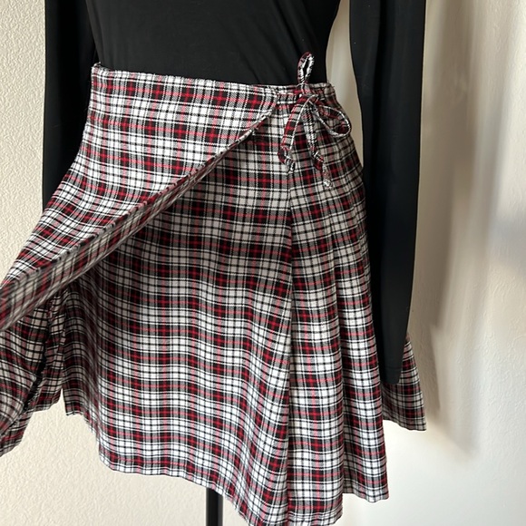 Vintage Express, Small wrap front skirt - Picture 3 of 11
